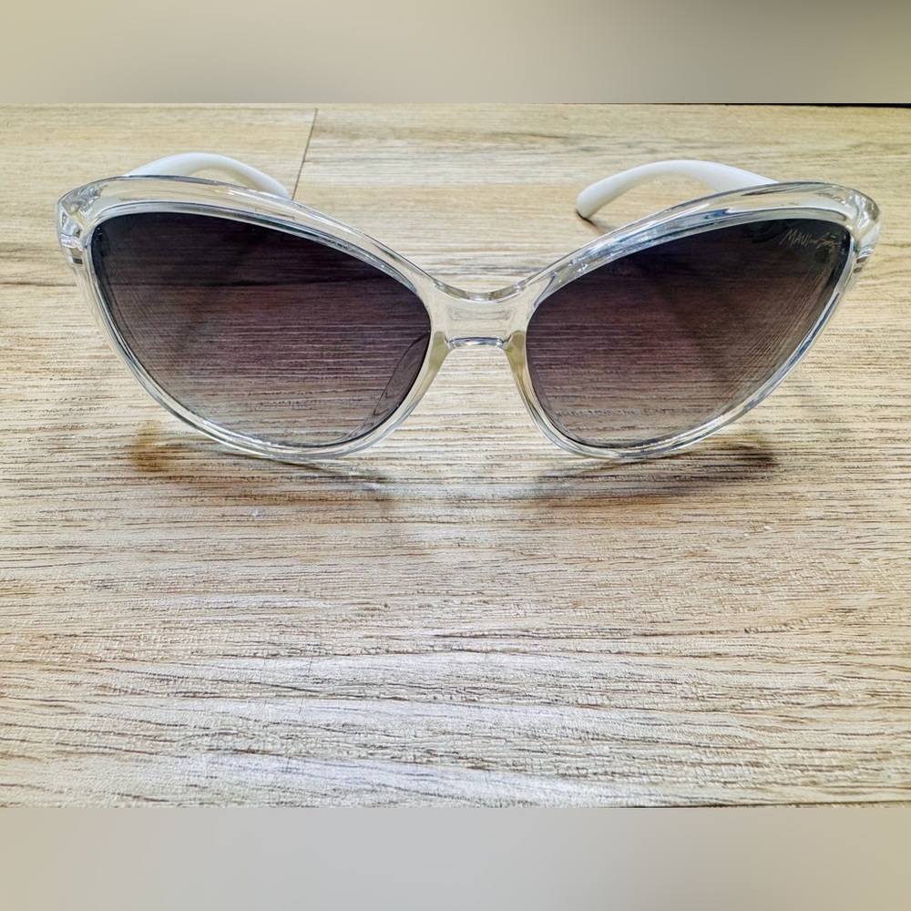 White Sunglasses with Gradient Lenses and Angular Frames